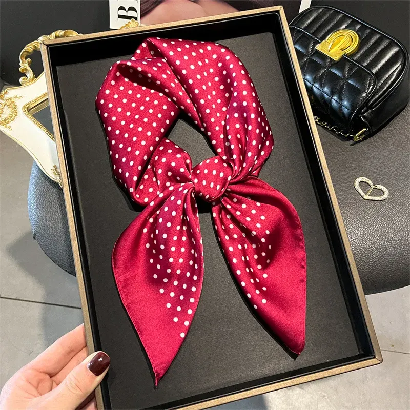 Luxus neue bedruckte Schals Damen Seiden schal Frühling und Sommer Blumen dekorationen kleine Krawatten Haar bänder Taschen Großhandel