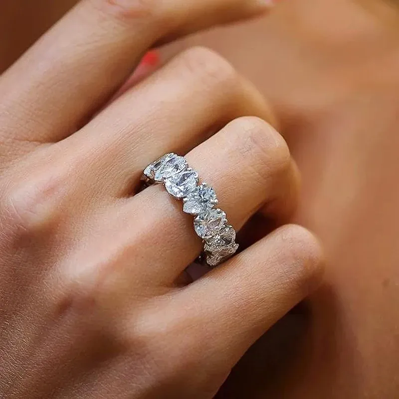 Huitan Luxus trend ige Birne Zirkonia Ringe für Frauen Ehering Ewigkeit Zubehör Verlobung feier Statement Schmuck