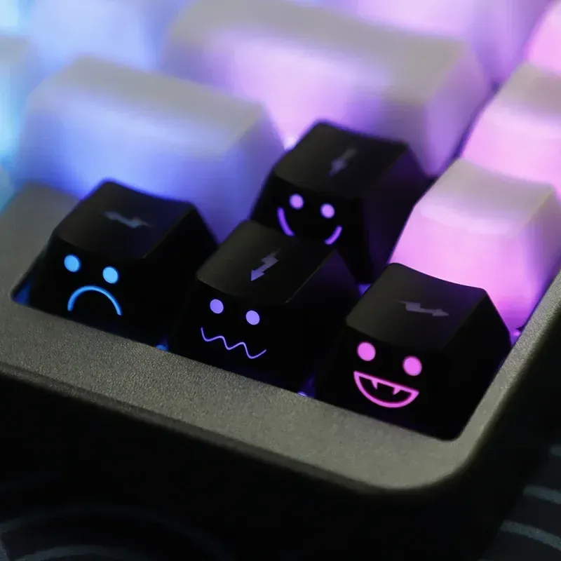 2025 Neues süßes Emo-Tastenkappen-Set WASD Arrow Broadside Lighting Key Cap für mechanische Tastatur, kompatibel mit MX Switch