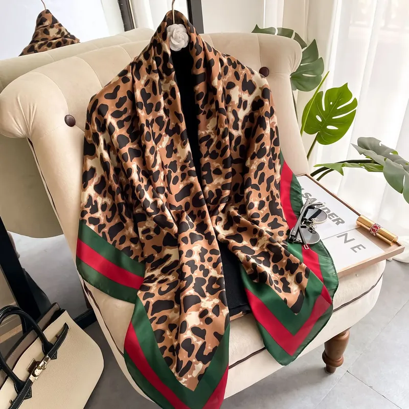 110 cm großer Schal aus Seide, quadratischer Schal für Frauen, luxuriöser Druck, Hijab, Bandana, muslimisches Stirnband, Wickeltuch, Strandstolen, Foulard Echarpe