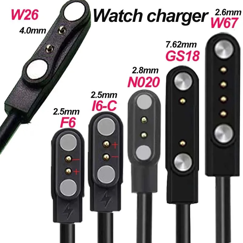 USB-Ladekabel und Adapter für Smartwatches, mit 2-poligem und 4-poligem Dock für Stromanschluss.