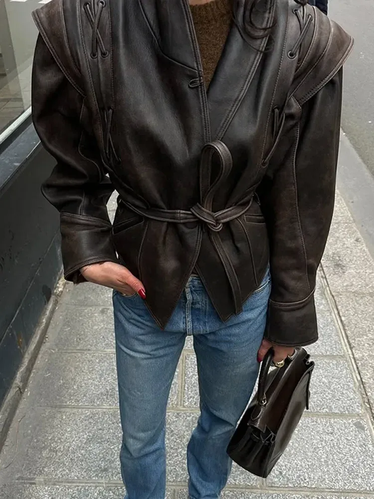 2025 mode Frauen Vintage Faux Leder Jacke V-ausschnitt Langarm Warme Kurze Spitze Up Mäntel Herbst Weibliche High Street Outer