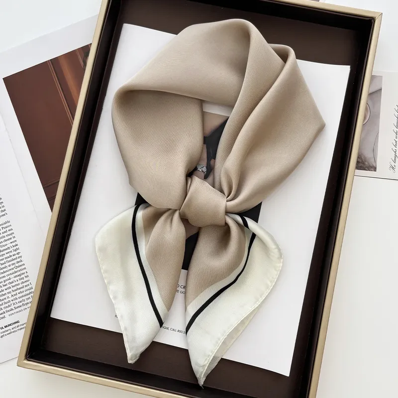 Luxus Blumendruck Schal Quadratischer Schal für Frauen Weiche Satin Wraps Halstuch Weibliche Haarbänder Band Stirnband Bandana