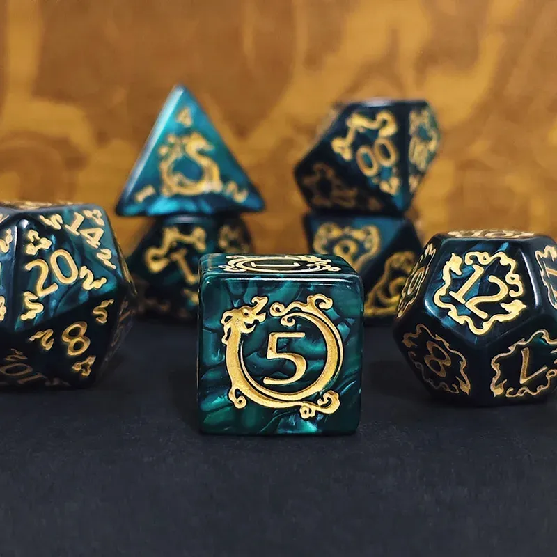 7 Stück DND Würfel 7 Teile/satz Drachenmuster Polyedrische Würfel Rollenspiele D&D TRPG Brettspiel Würfel als Geschenk Unterhaltungszubehör