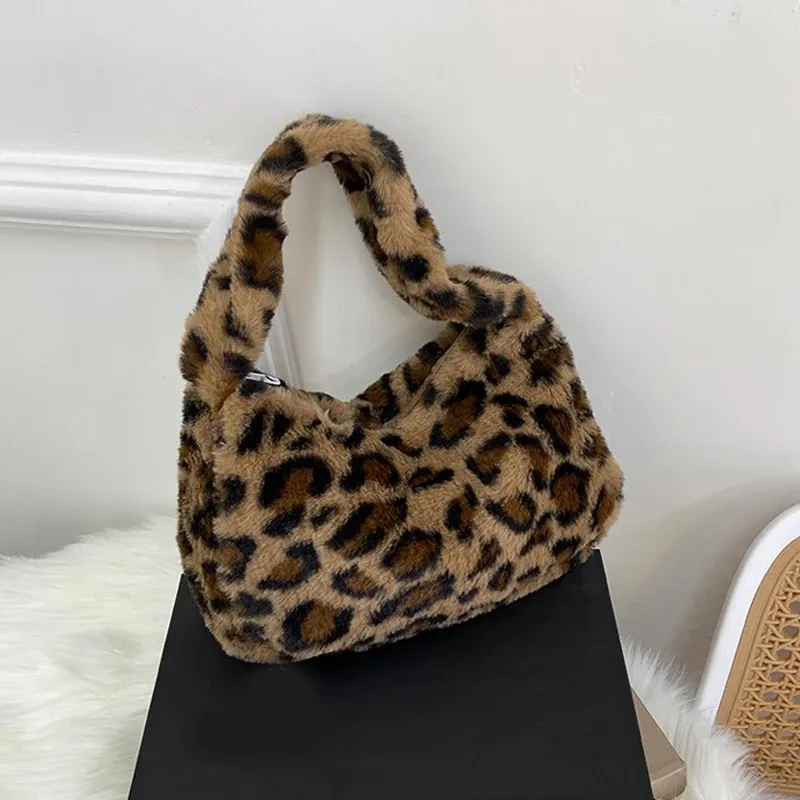 Stilvolle Einkaufstasche mit Leopardenmuster, weiche Plüsch-Handtasche, Unterarm-Umhängetasche, lässige Achseltasche für Damen, Lippenstift-Schlüsseltasche, trendig