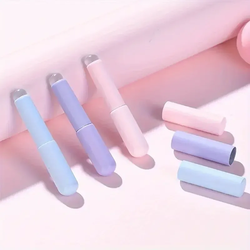 Der neue Farb-Silikon-Lippenpinsel mit Abdeckung eignet sich für Concealer-Mund-Rouge-Farbpinsel und nahtloser tragbarer Mini-Kosmetikpinsel