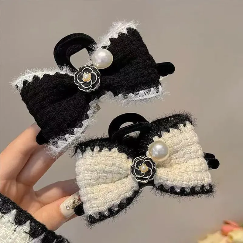 1 Stück Kamelie schwarz und weiß gestrickte Schleife Haarnadel, weibliche Hinterkopf Hochsteckfrisur Haar Kratzklammer, beflockte Perlenhai Clip Kopfbedeckung