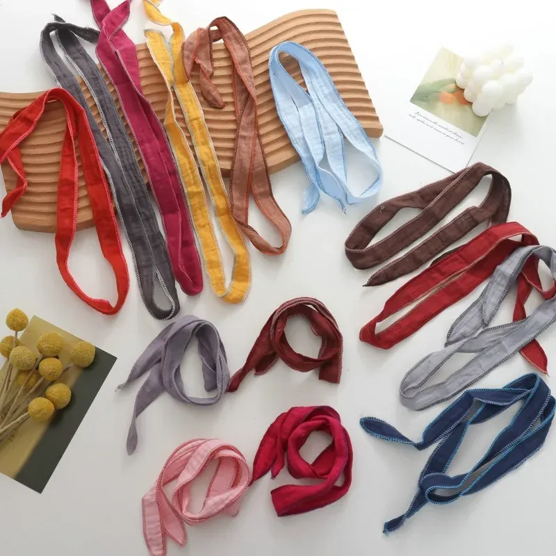 2025 Neuer reiner heller Seidenschal in reiner Farbe, Dopaminfarbe, niedliches Armband, All-Match-dekorativer Kragen, modisch aus der Straße