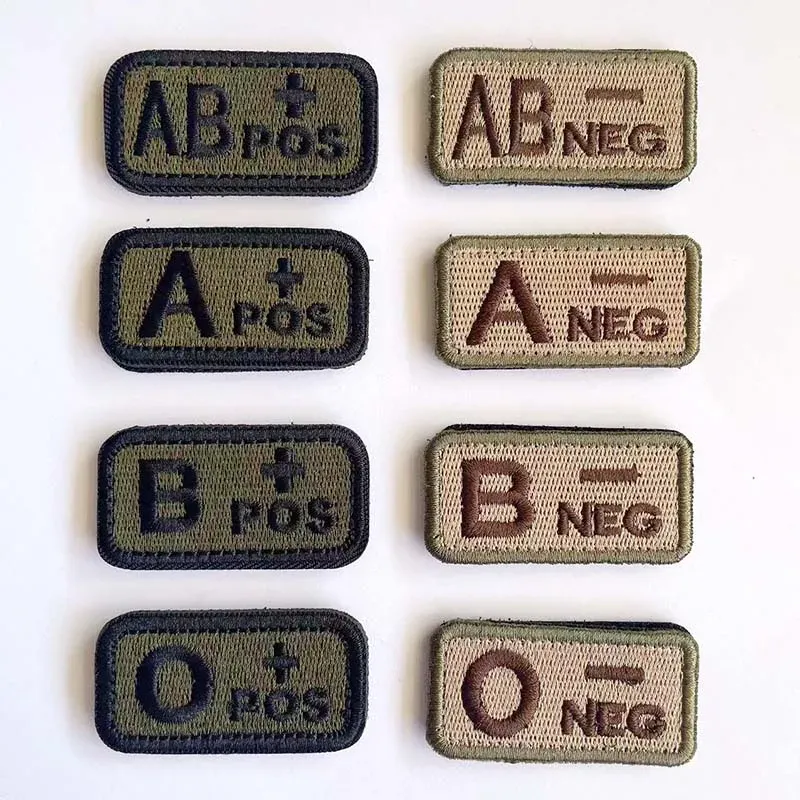 2,5*5CM, A B AB O POS-NEG Blutgruppe Abzeichen Stoff Applikation Stickerei Klettverschluss Patches, militärischer taktischer Aufnäher auf Rucksack