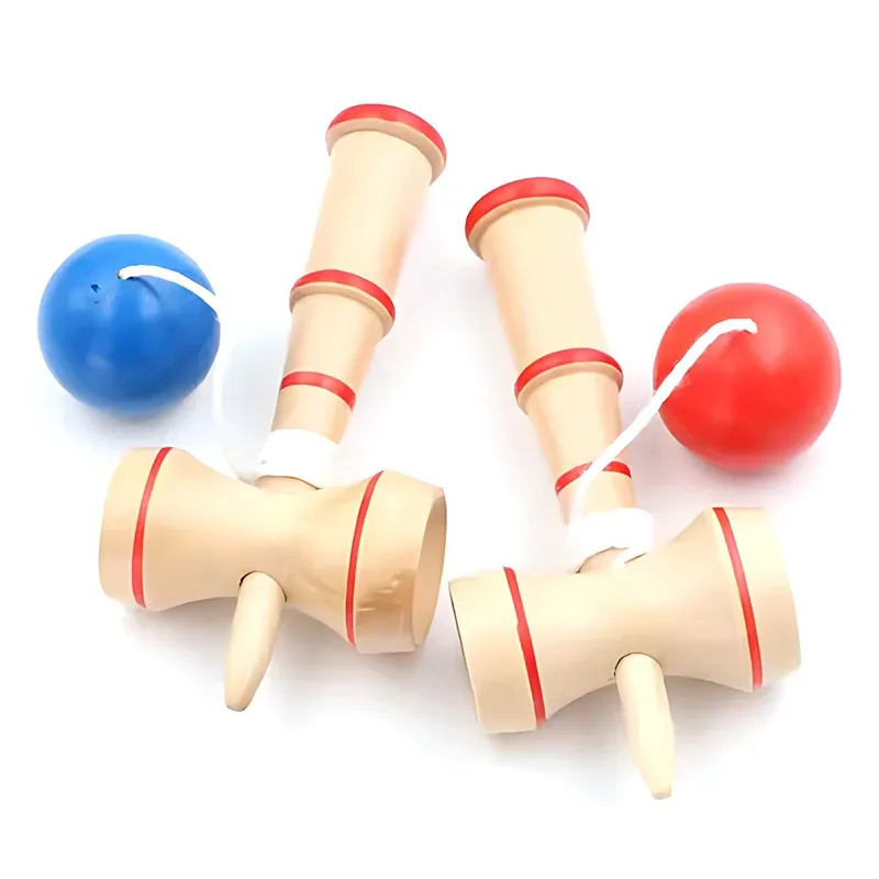 1 Stück Holz-Kendama Jade-Schwertbälle Rot Blau Erhältlich Traditionelles Gleichgewichtstrainingsgerät Tragbares Sportspiel Stressabbau-Hilfsmittel ZYF