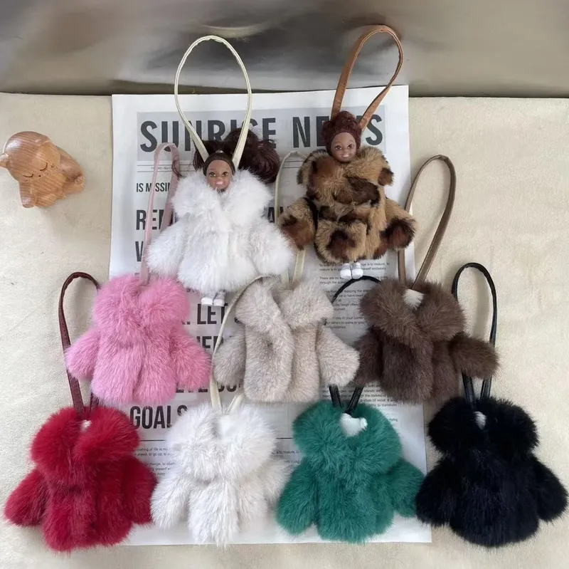 Mini-Kleidungs-Schlüsselanhänger-Anhänger für Damen, süßer Plüsch-Taschenanhänger, luxuriöses Designer-Autoschlüssel-Ornament-Geschenk, modisch