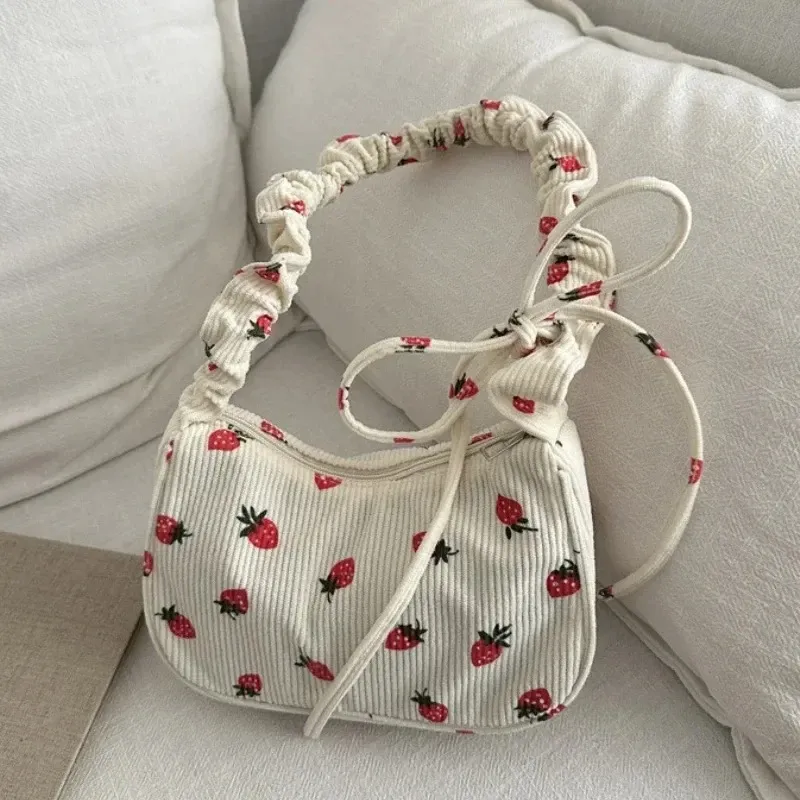 Damen Kleine Unterarmtasche Cord-Handtasche Niedliches Erdbeer-Print Kleine Tragetasche Halbmond-Design Öko-Stoff Geldbörse Mini-Schultertaschen