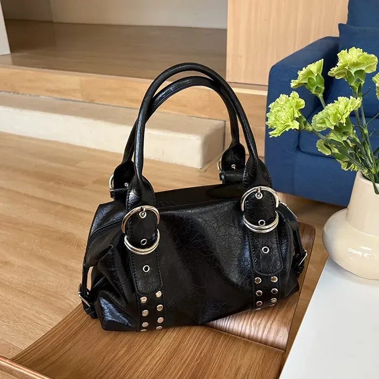 Modische Nieten-Schultertasche für Damen aus PU-Leder, Hot Girl Motorradtasche, Bolsa Feminina, Damen-Unterarmtasche, Große Handtasche in Schwarz