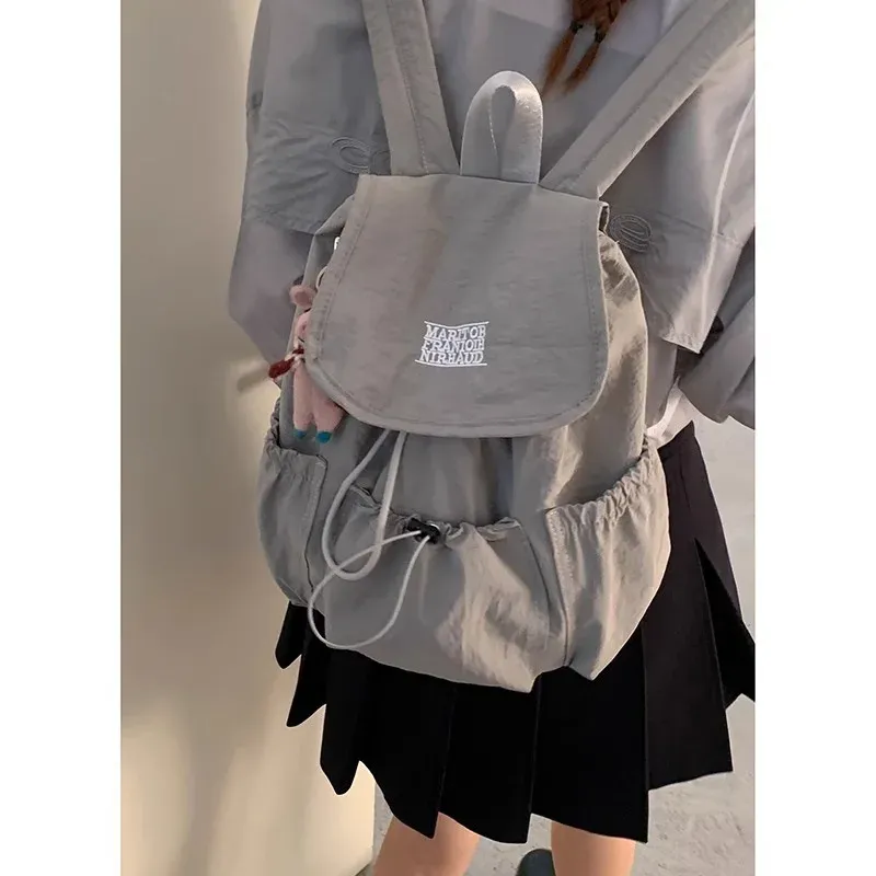 Großer Outdoor-Rucksack, Leichter Nylon-Reiserucksack, Lässiger Sport-Tagesrucksack für Männer und Frauen