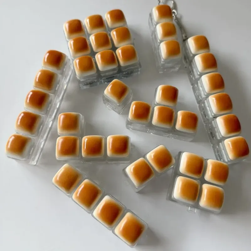 Kreativer Brot-Tastatur-Schlüsselanhänger, mechanische Tastatur, Dekompressionsspielzeug, Schlüsselring, Taschenanhänger, weicher Finger-Button-Schlüsselanhänger