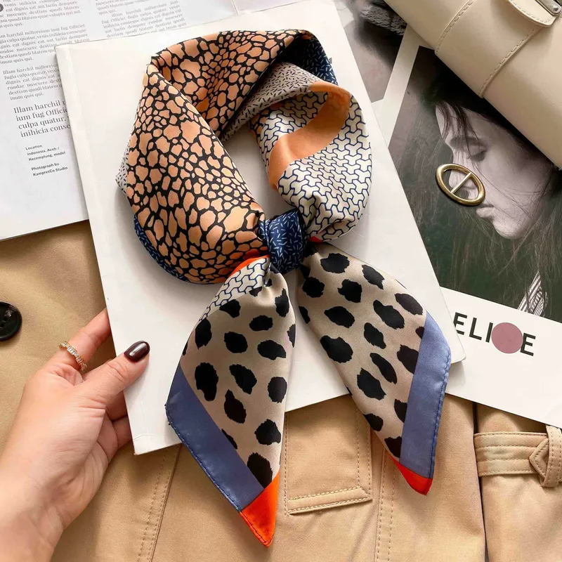 70cm Leopardenmuster Seidenschal für Damen Satin-Tuch Modische Wickel Schal Halstuch Damen Haarbänder Stirnband Bandana