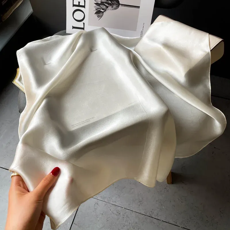 Mode 100 % Echte Seide Schal Frauen Schals Wraps für Damen Halstuch Foulard Schals Pashmina Weibliche Schal Hijab Bandana 2024