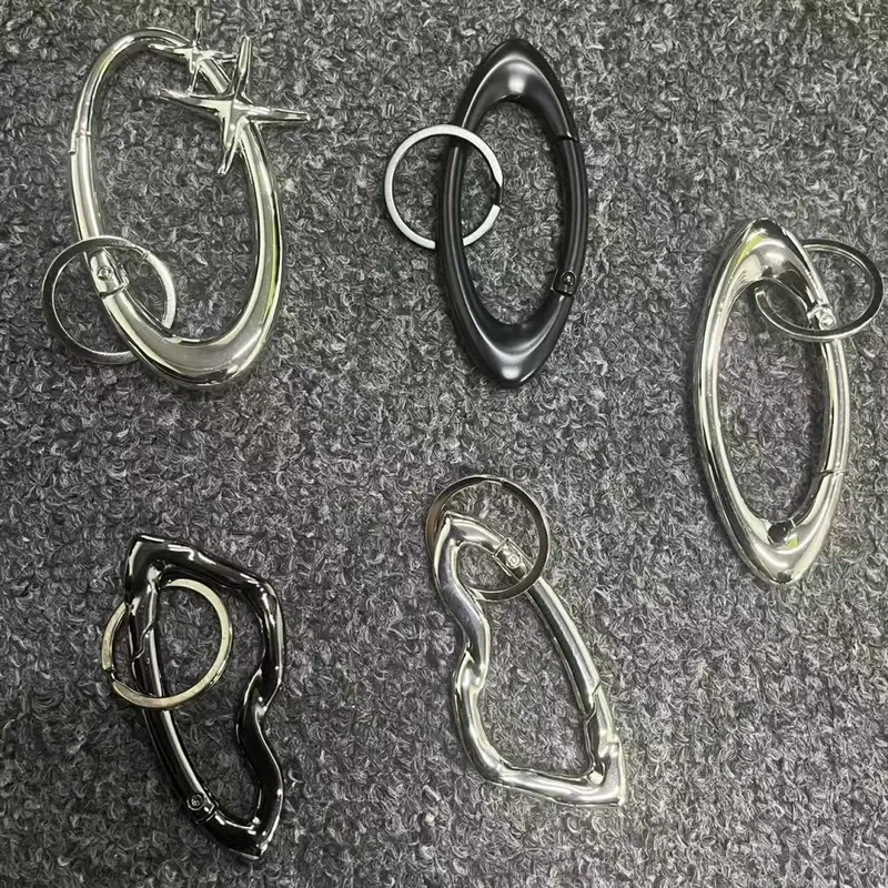 Y2K Punk Stern Oval Essential Icon Karabiner Schlüsselanhänger Axtförmige Bergsteigen Auto Schlüsselanhänger Gothic Rucksack Dekor Koreanische Mode