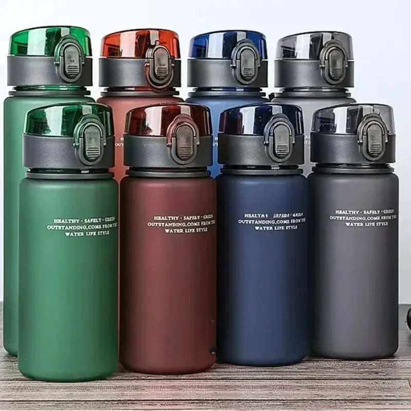 Auslauffreie Sportwasserflasche, tragbar für Reisen und Wandern. Meine Lieblingsgetränkeflasche ist 400 ml und 560 ml