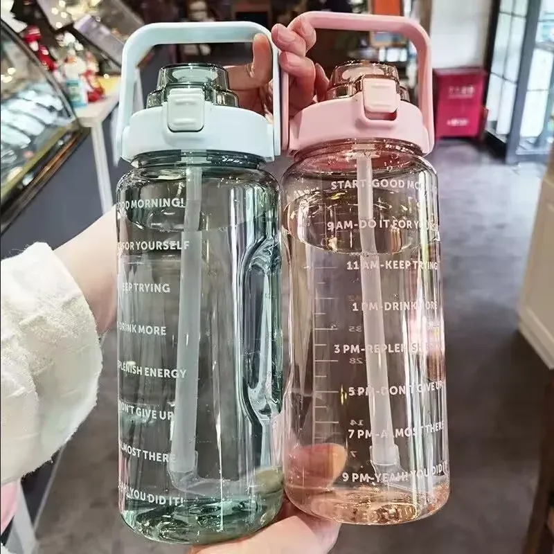2-Liter-Stroh-Kunststoff-Wasserflasche, große tragbare Reiseflasche, Sport- und Fitnessbecher, hochwertiger großer fetter Becher für Erwachsene, universell