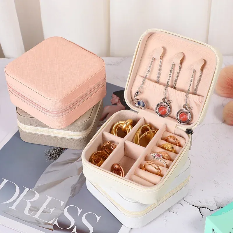 Mini-Schmuck-Aufbewahrungsbox, tragbare Aufbewahrungsbox für Familienreisen, Ohrringe, Halsketten, weiblicher Ring-Organizer, PU-Leder-Display-Box