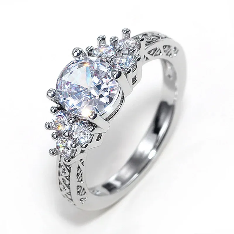 Huitan trend ige Frauen Eheringe mit brillanten Zirkonia Kristall Temperament weibliche Accessoires für Party Modeschmuck