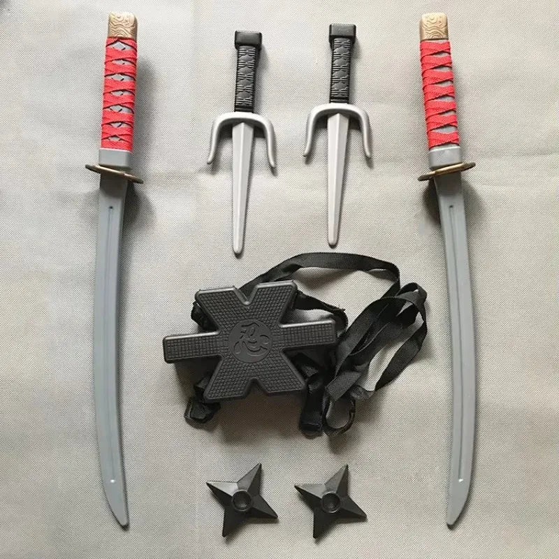 56 cm Halloween Samurai Ninja Kunststoff Retro Lange Messer Dolchen 7 Stück im Set Deadpool Cos Doppelschwert Puppen Cosplay Spielzeug Geschenk