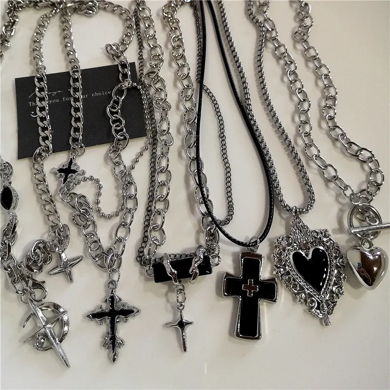 Punk Rock Schwarz Herz Kreuz Anhänger Kette Halskette Für Männer Frauen Coole Hip Hop Straße Vintage 90er Jahre Y2K Grunge Goth Zubehör