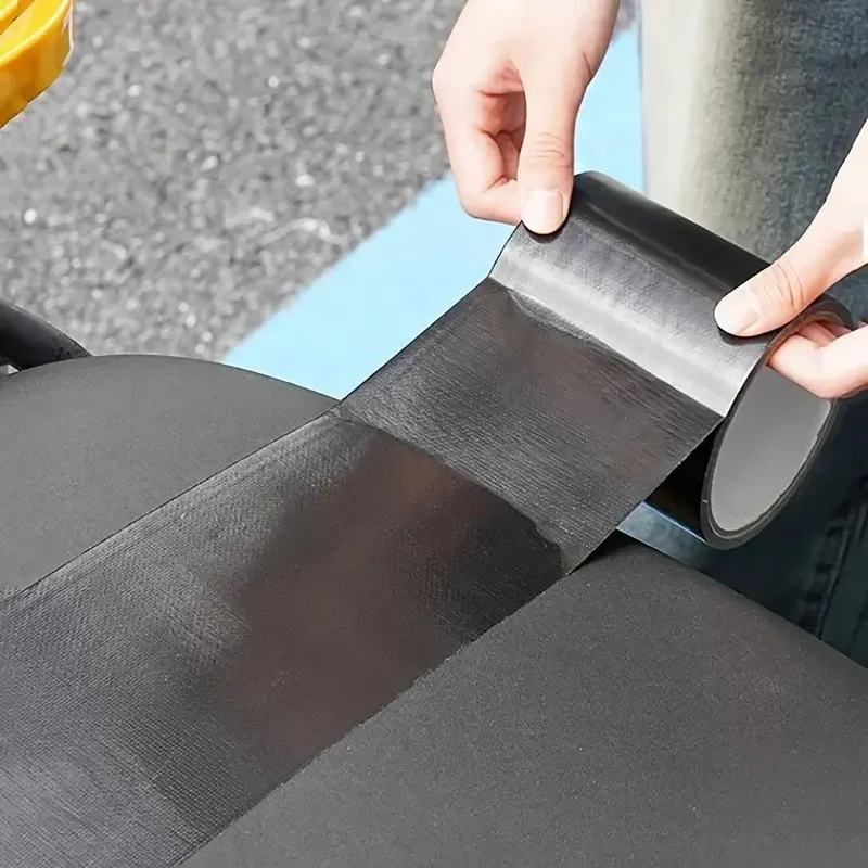 Schwarzes Stoffband für die Reparatur von Ledersitzen für E-Bikes, Sofas, Tragen und Reißen. Schwarzes Klebeband