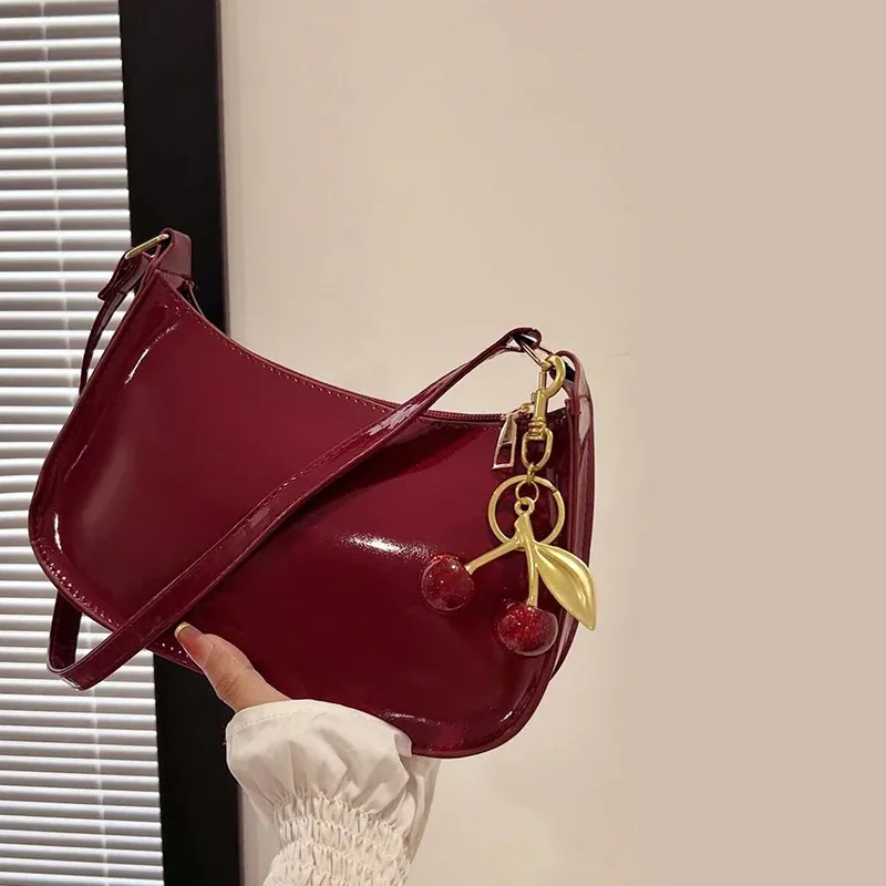 Damen-Handtasche aus PU-Leder, vielseitig, modisch, einfarbig, Kirsche-Anhänger, Umhängetasche, lässige Pendeltasche, Mädchen-Unterarmtasche